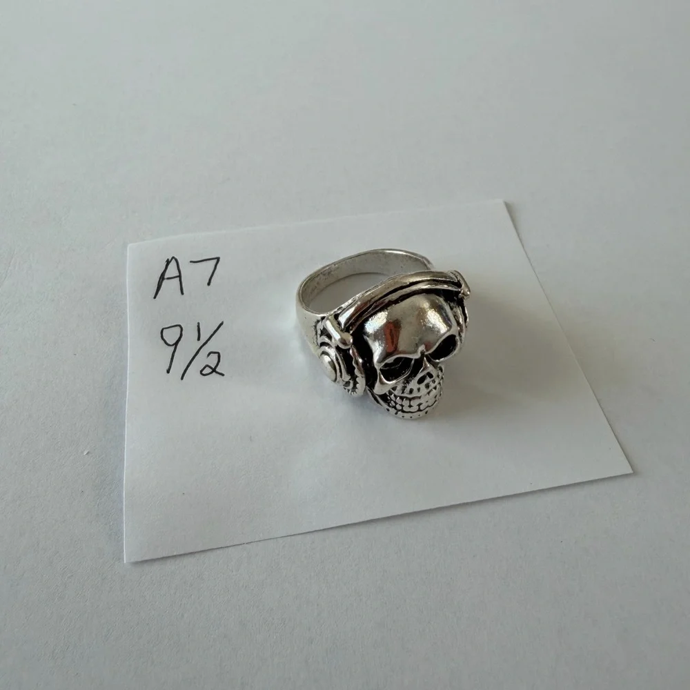 Silver‎ Skull Ring